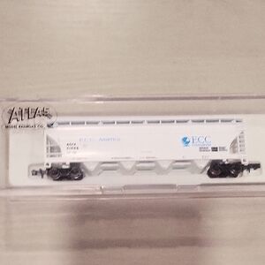 Atlas NScale E C C America ACF 4 Bay Centerflow Hopper